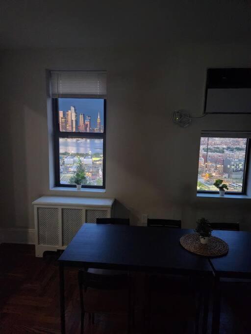 Elegant 2 Bed Gem! Mins From Nyc Lägenhet Union City Exteriör bild