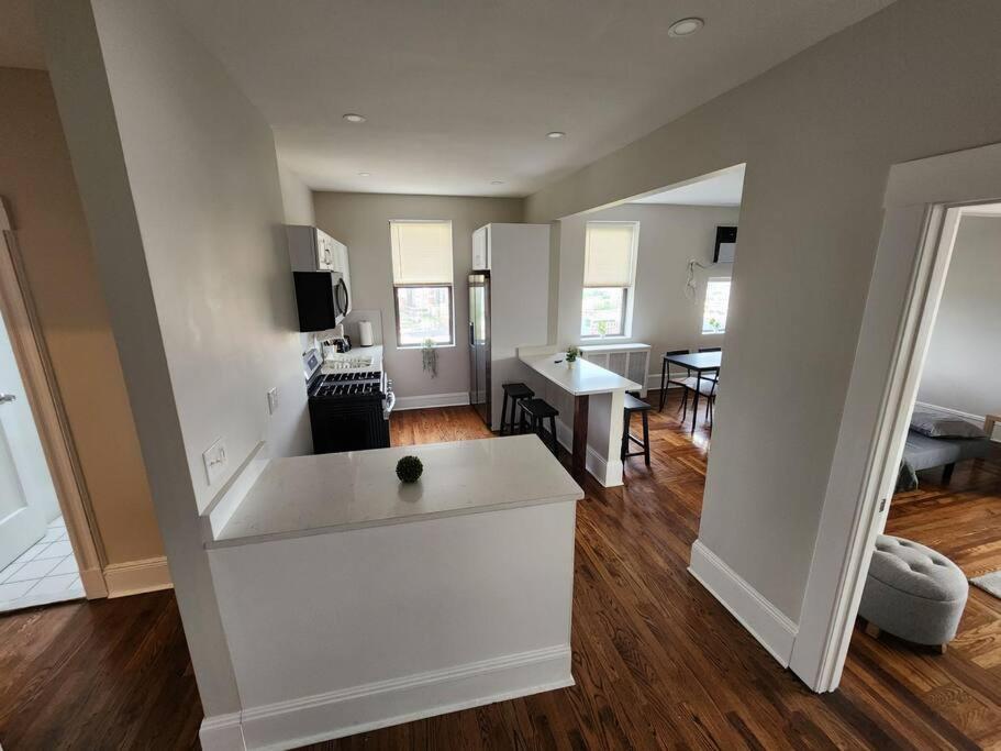 Elegant 2 Bed Gem! Mins From Nyc Lägenhet Union City Exteriör bild