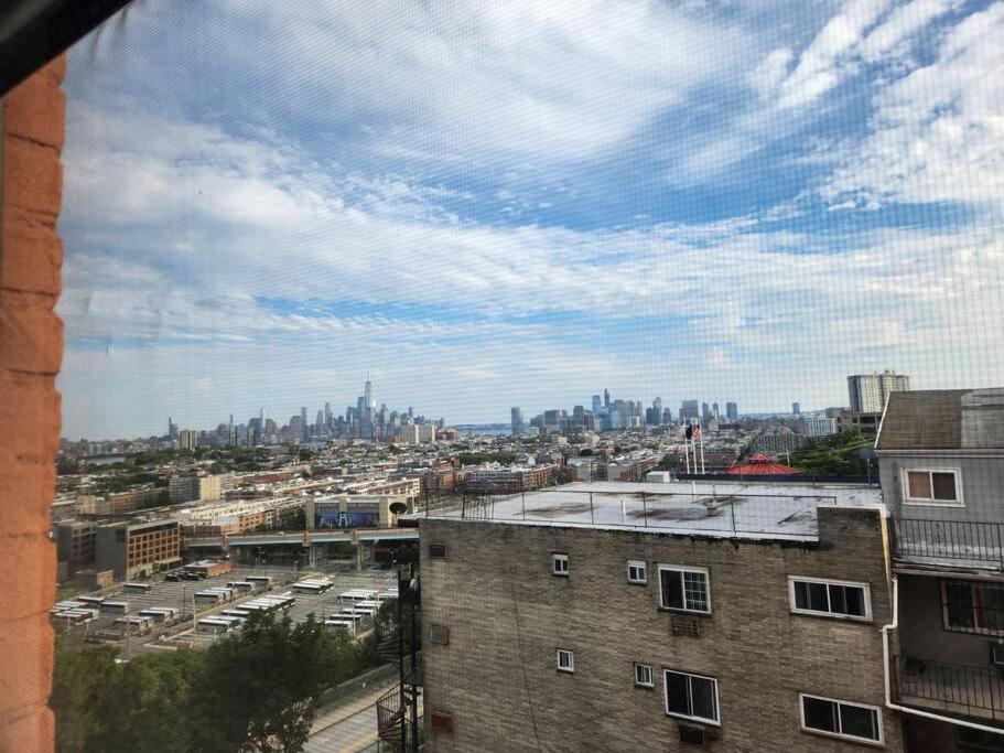 Elegant 2 Bed Gem! Mins From Nyc Lägenhet Union City Exteriör bild